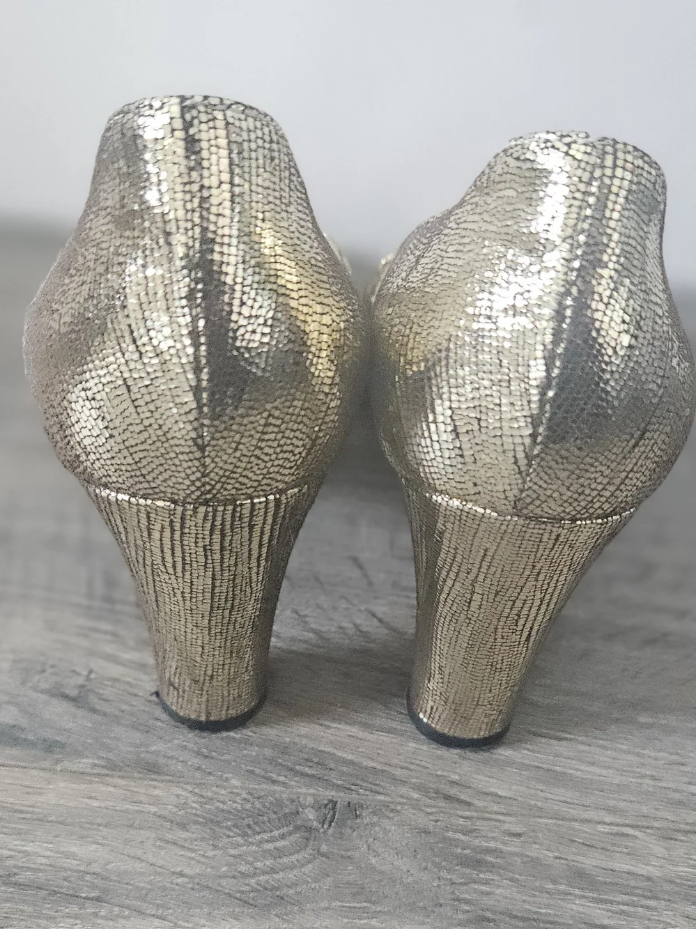 Taryn Rose Gold Metallic 3
